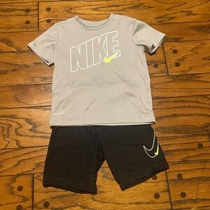 Boys Nike Dri fit set